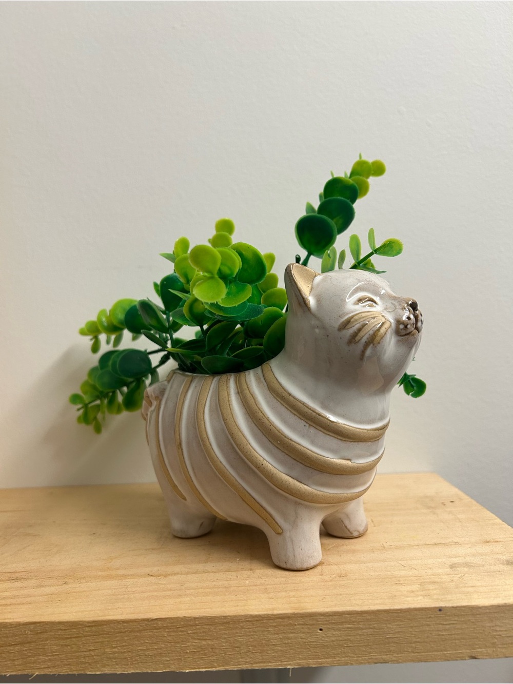 Ceramic Cat Planter - Picture 1 of 5